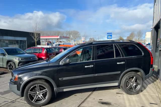 Volvo XC90 (2003) thumbnail 3