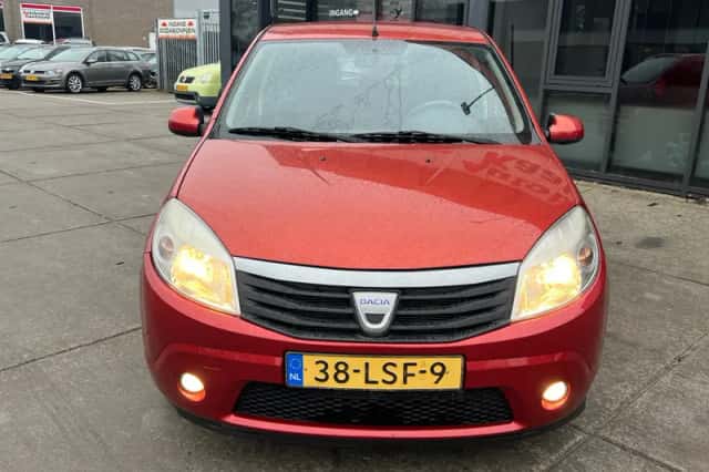 Dacia Sandero (2010) thumbnail 5