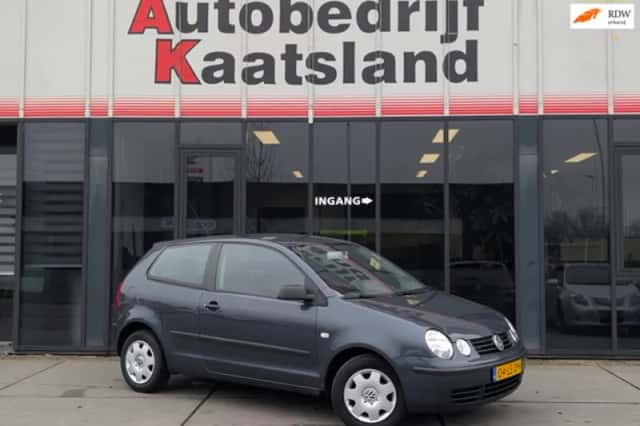 Volkswagen Polo (2003) thumbnail 1