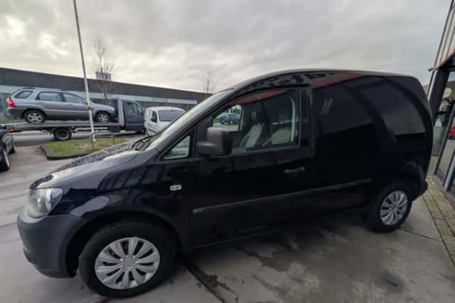 Volkswagen Caddy (2013) thumbnail 3