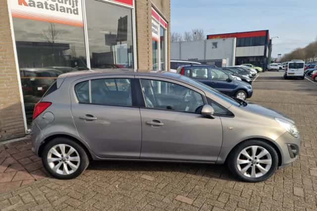 Opel Corsa (2012) thumbnail 5