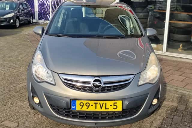 Opel Corsa (2012) thumbnail 6