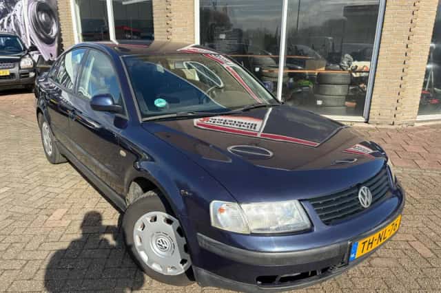 Volkswagen Passat (1998) thumbnail 3