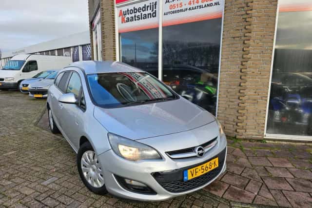 Opel Astra Sports Tourer (2013) thumbnail 1