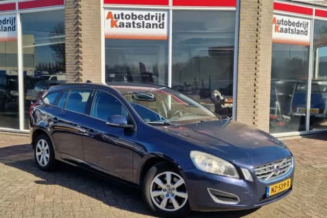 Volvo V60 (2013) thumbnail 1