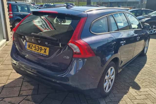 Volvo V60 (2013) thumbnail 6
