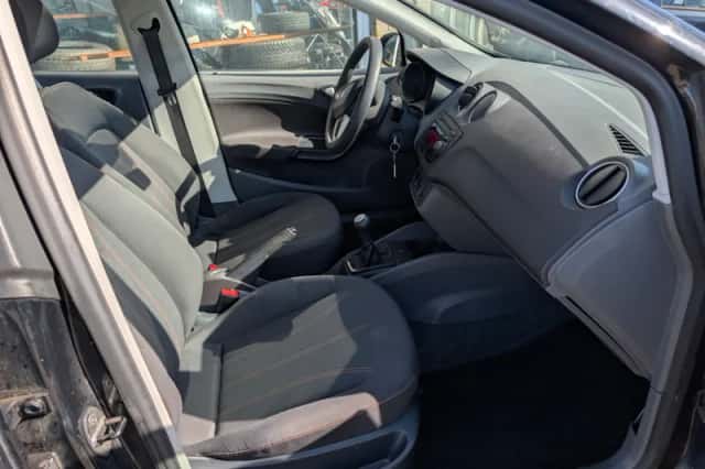SEAT Ibiza (2011) thumbnail 6
