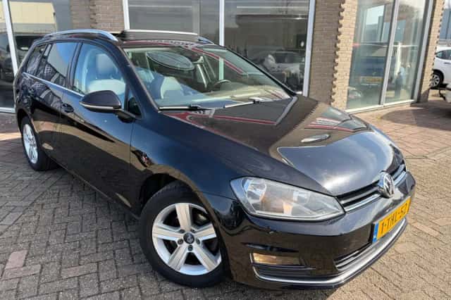 Volkswagen Golf (2014) thumbnail 3