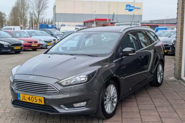 Ford Focus (2016) thumbnail 3
