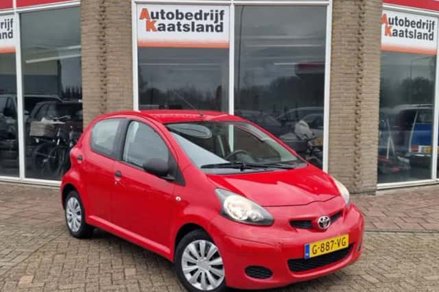 Toyota Aygo (2011) thumbnail 1