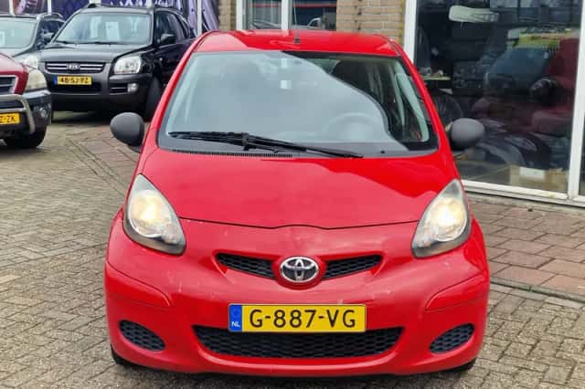 Toyota Aygo (2011) thumbnail 5