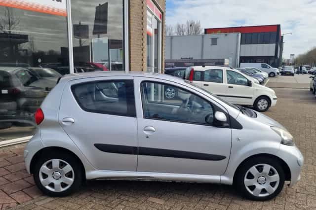 Toyota Aygo (2006) thumbnail 5