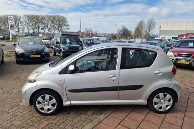 Toyota Aygo (2006) thumbnail 6