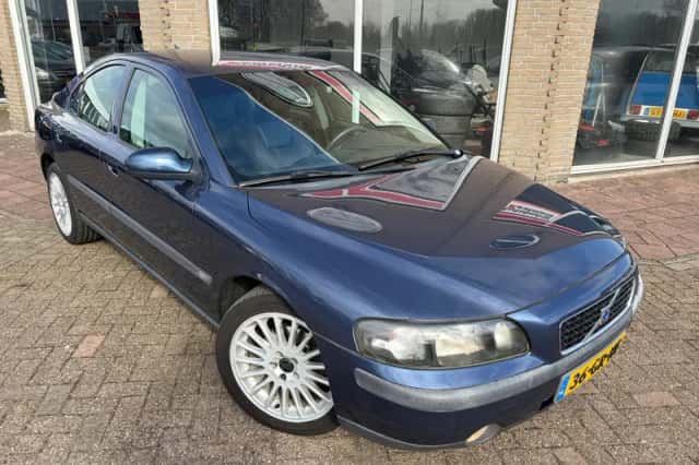 Volvo S60 (2001) thumbnail 3