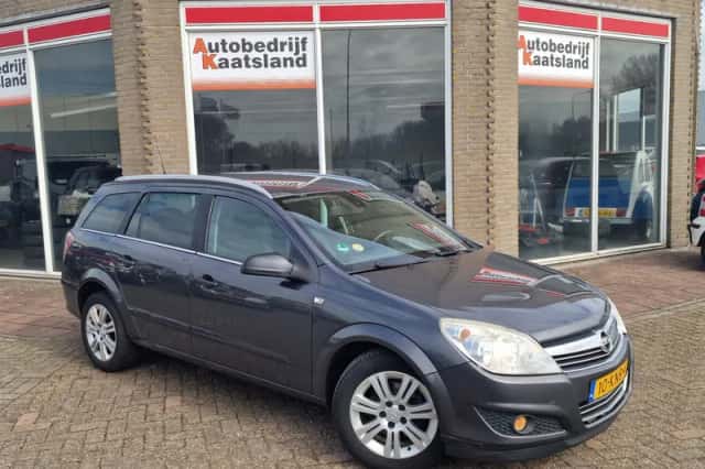 Opel Astra (2010) thumbnail 2
