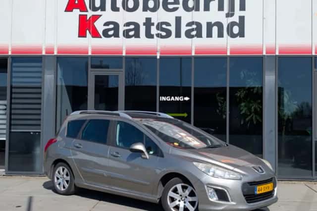 Peugeot 308 (2012) thumbnail 1