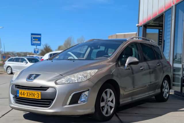 Peugeot 308 (2012) thumbnail 3