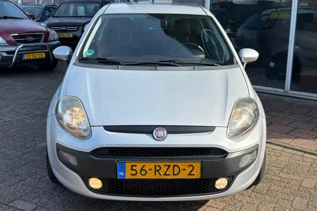 Fiat Punto (2011) thumbnail 5