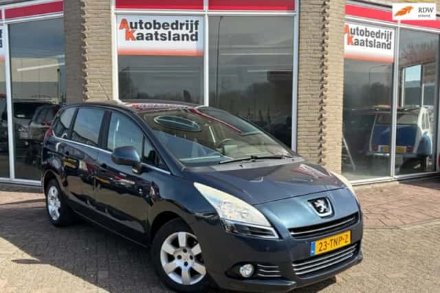 Peugeot 5008 (2012) thumbnail 1