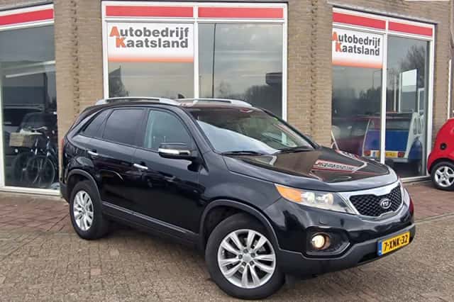 Kia Sorento (2010) thumbnail 2
