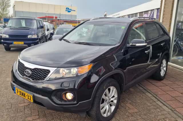 Kia Sorento (2010) thumbnail 6