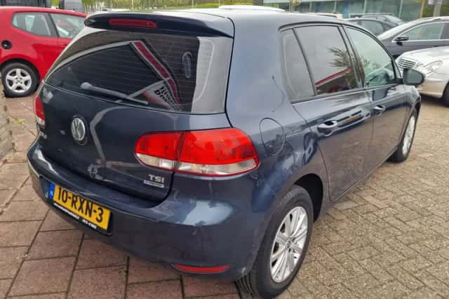 Volkswagen Golf (2011) thumbnail 4