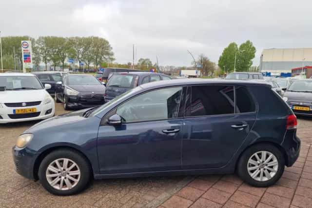 Volkswagen Golf (2011) thumbnail 6