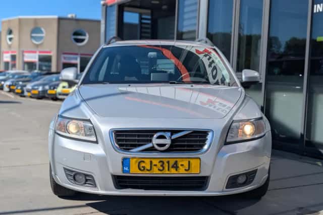 Volvo V50 (2010) thumbnail 3