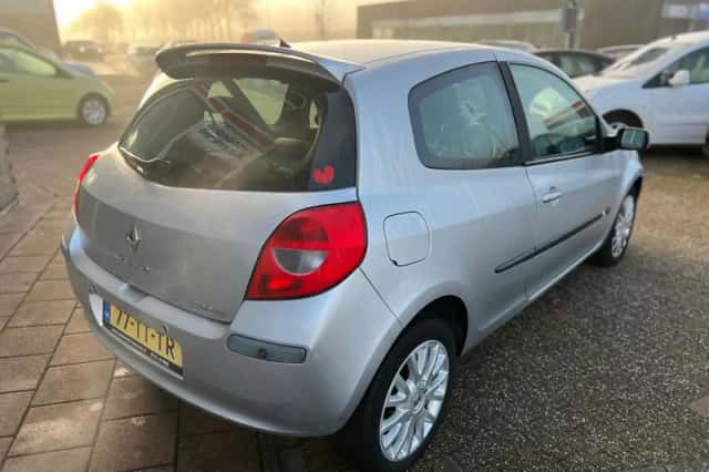 Renault Clio (2007) thumbnail 4