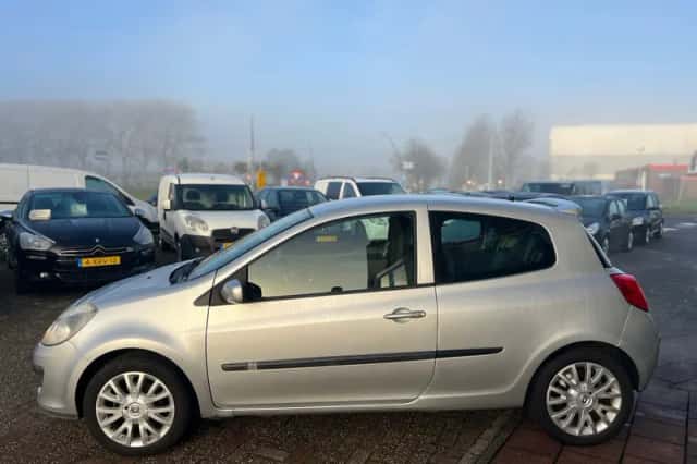 Renault Clio (2007) thumbnail 5