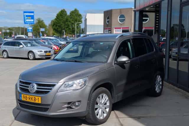 Volkswagen Tiguan (2011) thumbnail 3