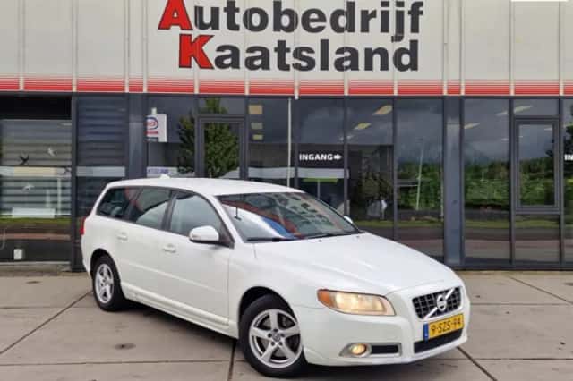 Volvo V70 (2009) thumbnail 1