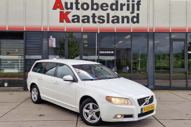Volvo V70 (2009) thumbnail 2