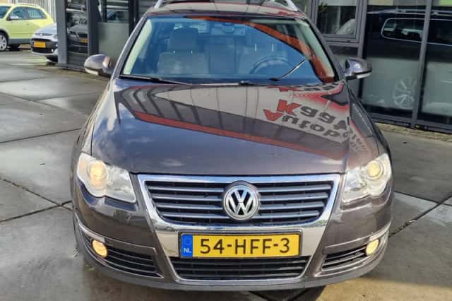 Volkswagen Passat (2008) thumbnail 5