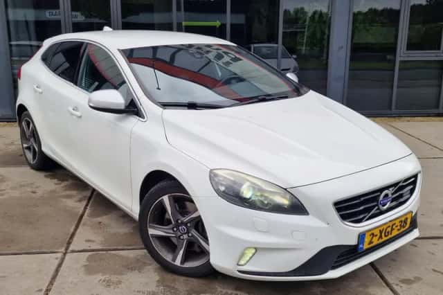 Volvo V40 (2014) thumbnail 3