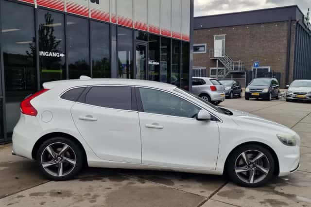 Volvo V40 (2014) thumbnail 5