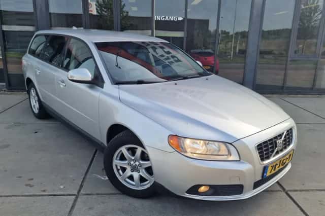 Volvo V70 (2009) thumbnail 3