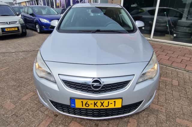 Opel Astra (2010) thumbnail 5