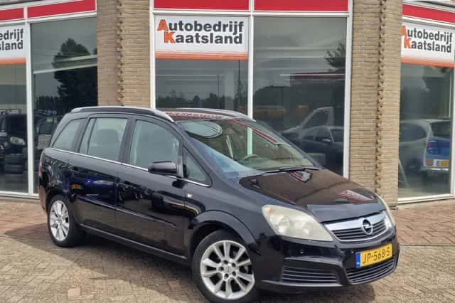 Opel Zafira (2006) thumbnail 2