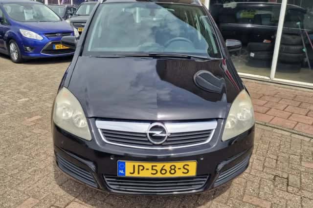 Opel Zafira (2006) thumbnail 5