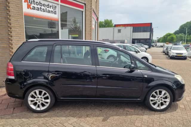 Opel Zafira (2006) thumbnail 6