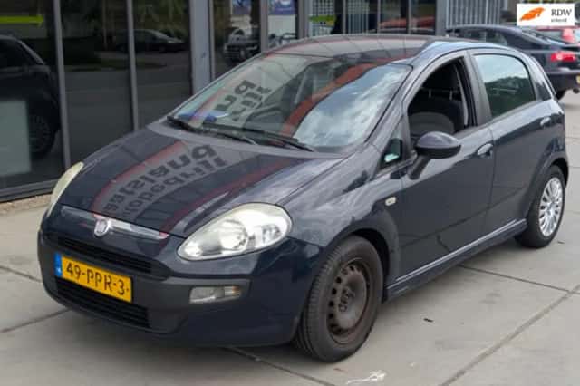 Fiat Punto (2011) thumbnail 1