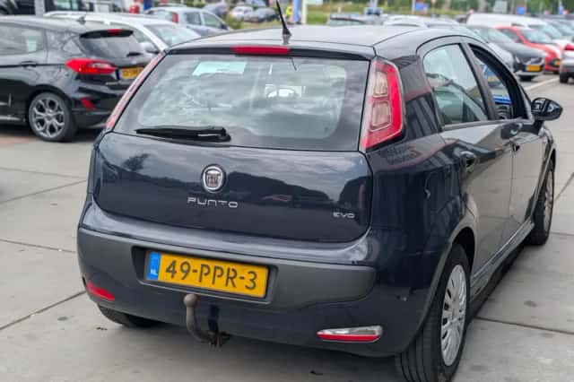 Fiat Punto (2011) thumbnail 3