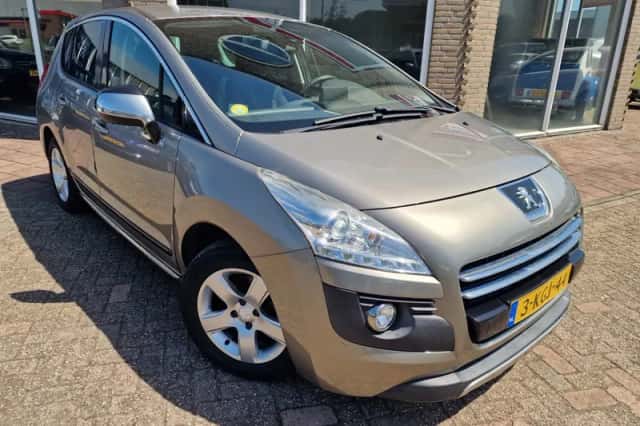 Peugeot 3008 (2013) thumbnail 3
