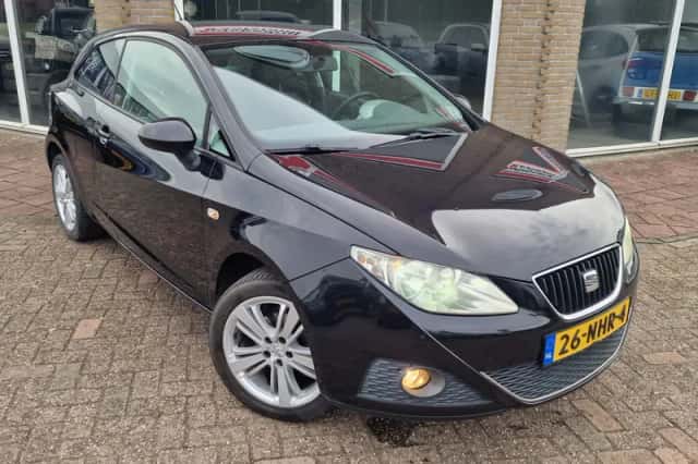 SEAT Ibiza (2010) thumbnail 3