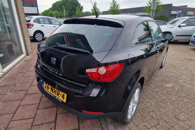 SEAT Ibiza (2010) thumbnail 5