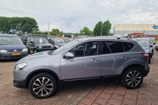 Nissan Qashqai (2012) thumbnail 4
