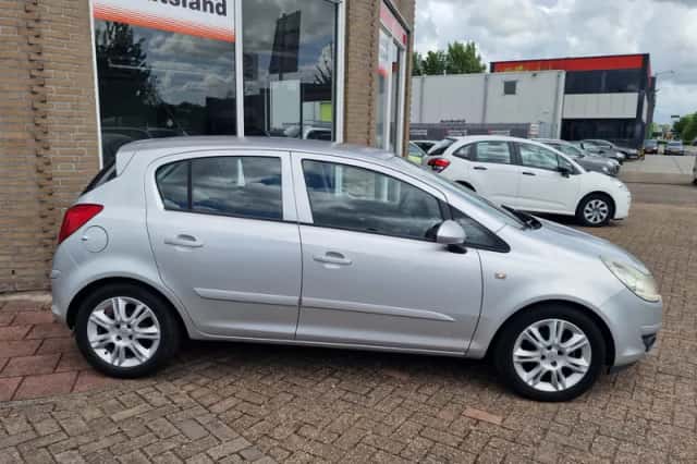 Opel Corsa (2007) thumbnail 6