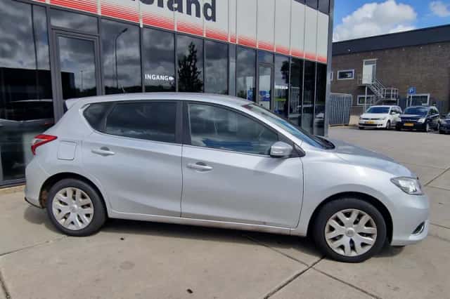 Nissan Pulsar (2016) thumbnail 5