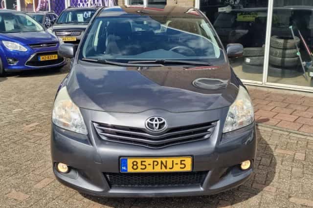 Toyota Verso (2011) thumbnail 4